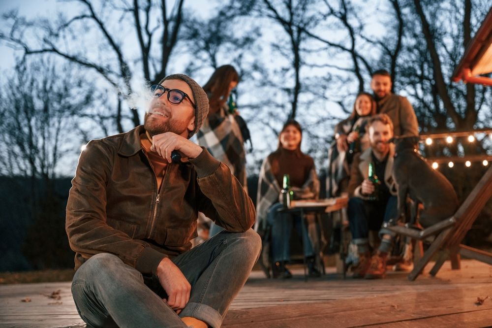 Vaping Etiquette: Do’s and Don’ts in Public Places